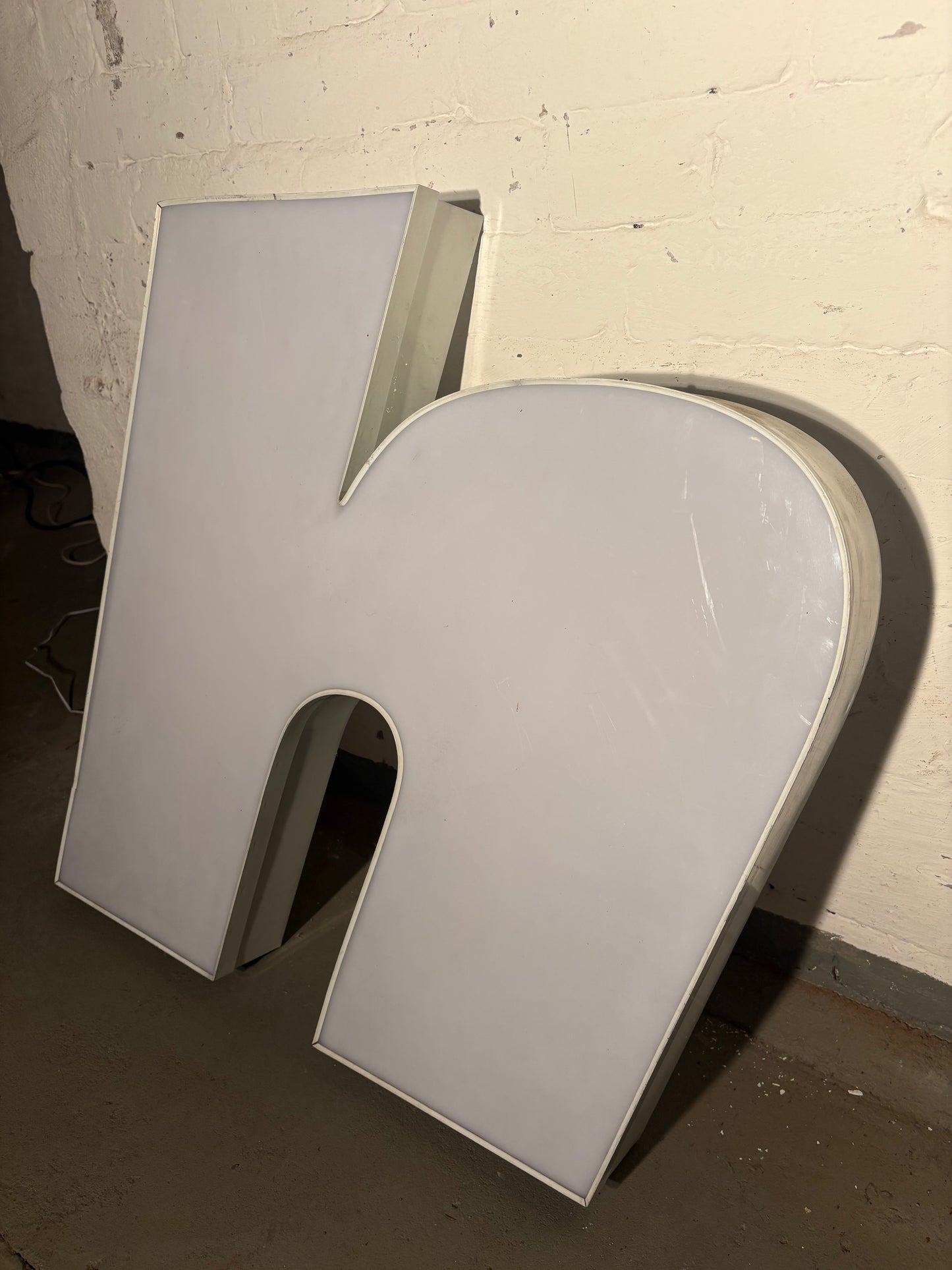 Vintage Leuchtbuchstabe N – Original aus alter Leuchtreklame