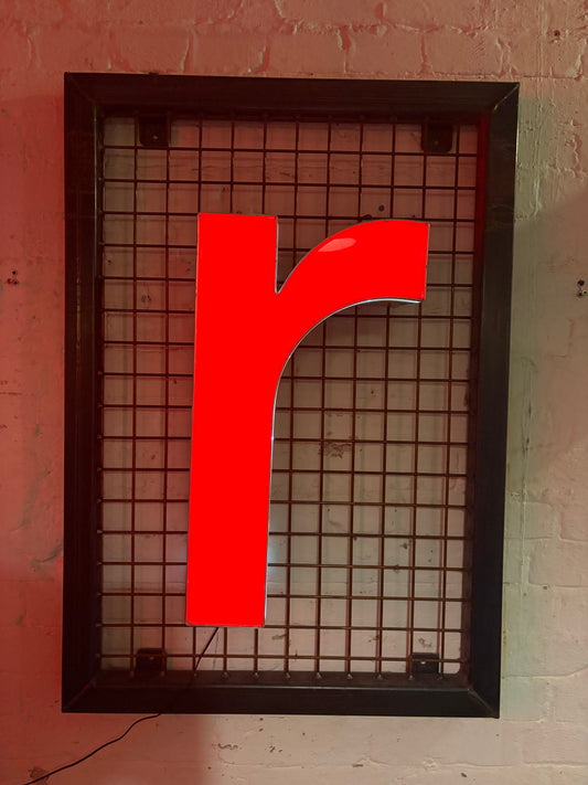 Vintage Leuchtbuchstabe R – Original aus alter Leuchtreklame