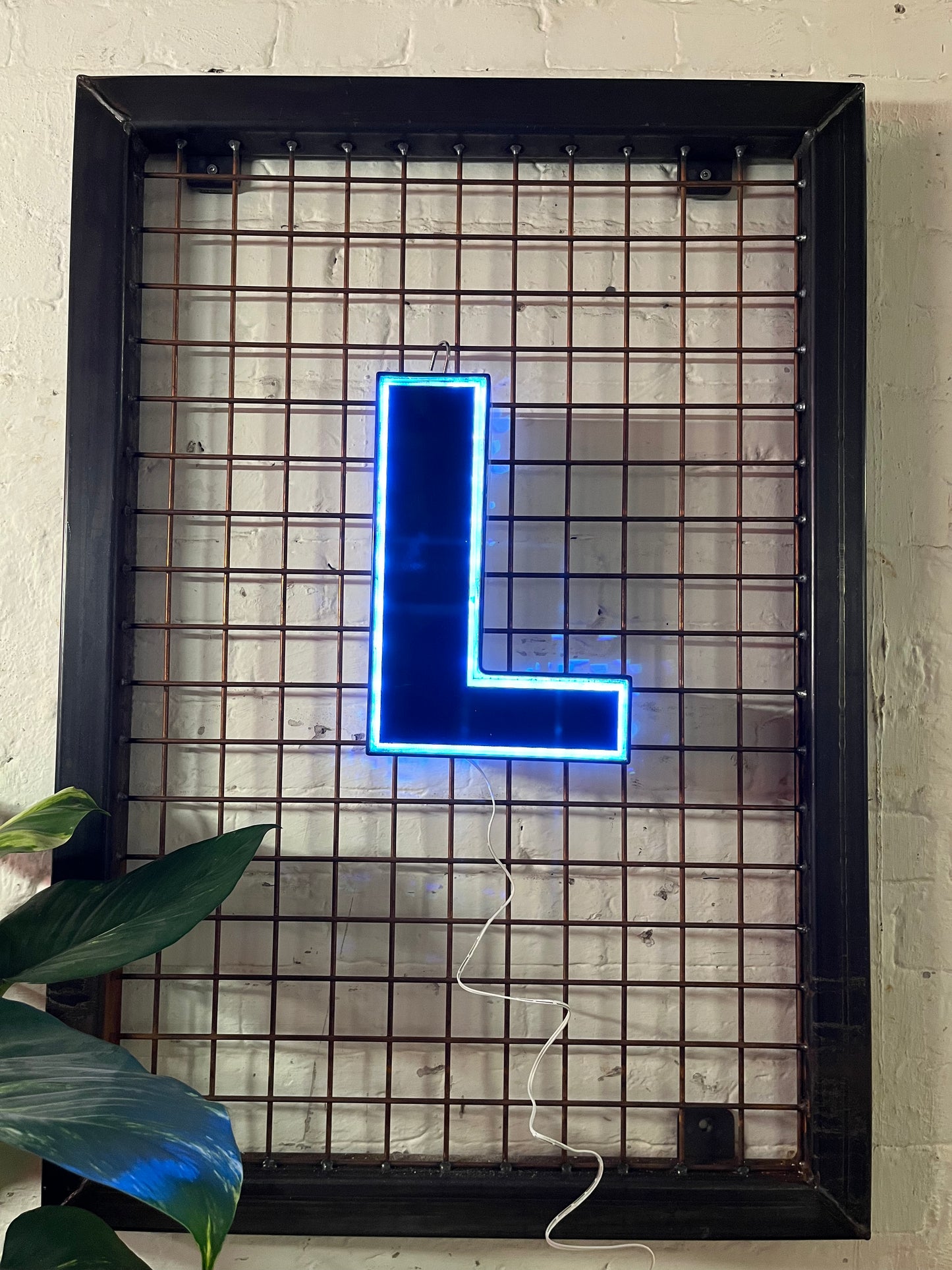 Buchstabe L – Vintage Leuchtbuchstabe aus Metall