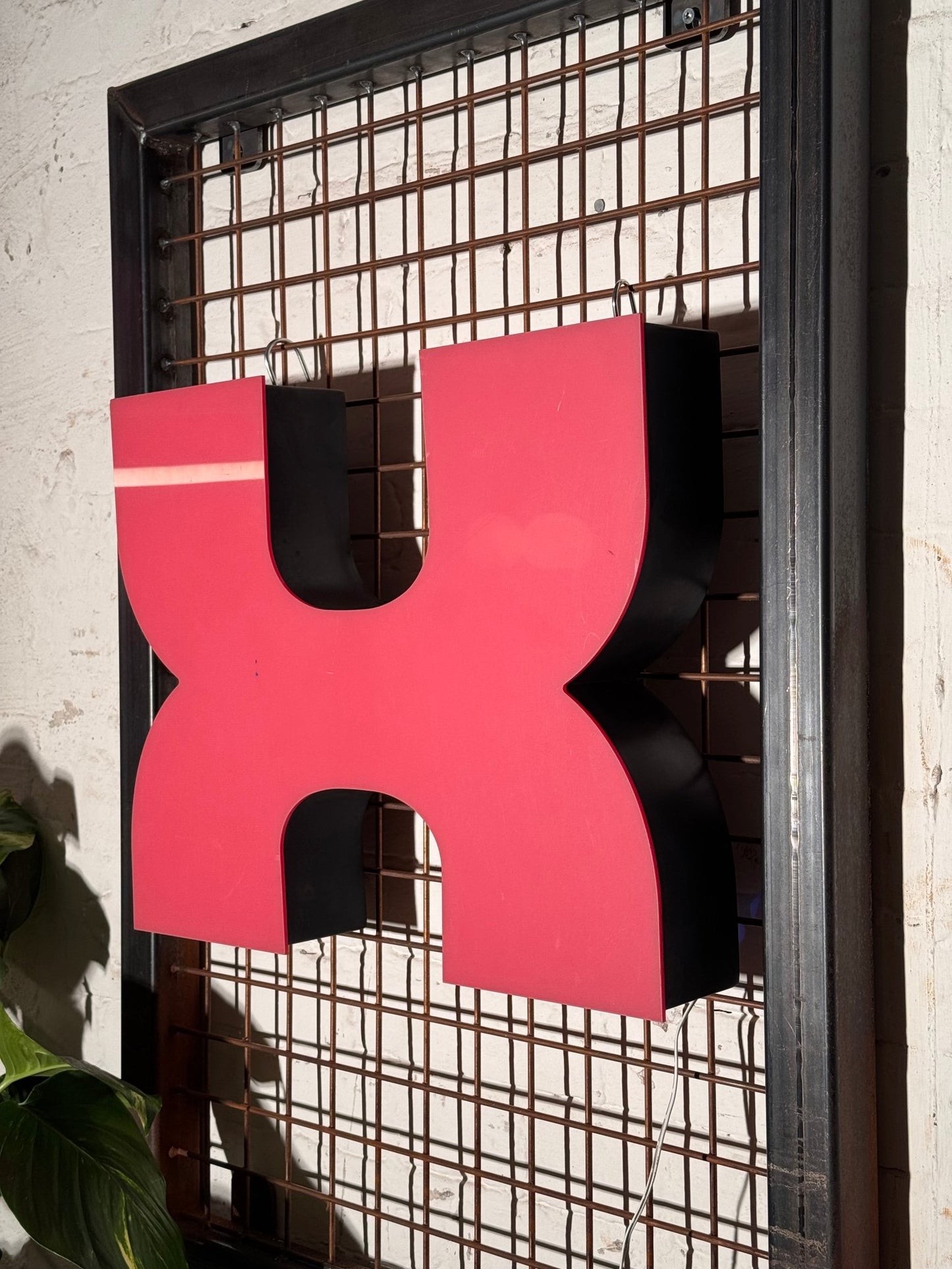 Buchstabe X – Vintage Leuchtbuchstabe aus Metall - goodoldletters