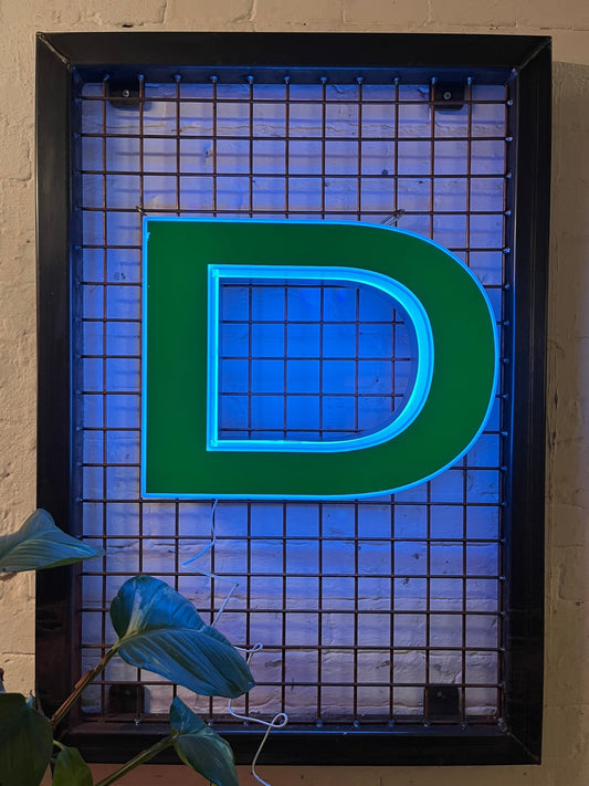 Vintage Leuchtbuchstabe D – Original aus alter Leuchtreklame - goodoldletters
