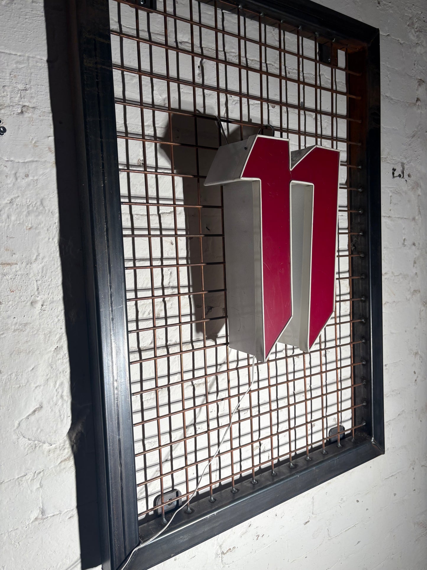 Vintage Leuchtbuchstabe N – Original aus alter Leuchtreklame