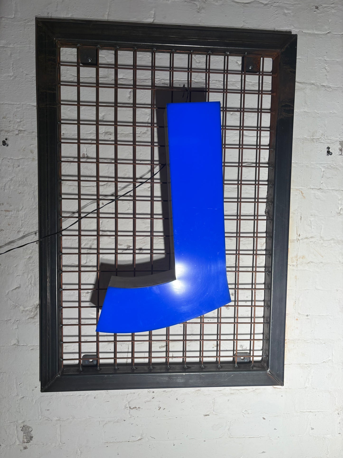 Vintage Leuchtbuchstabe J– Original aus alter Leuchtreklame