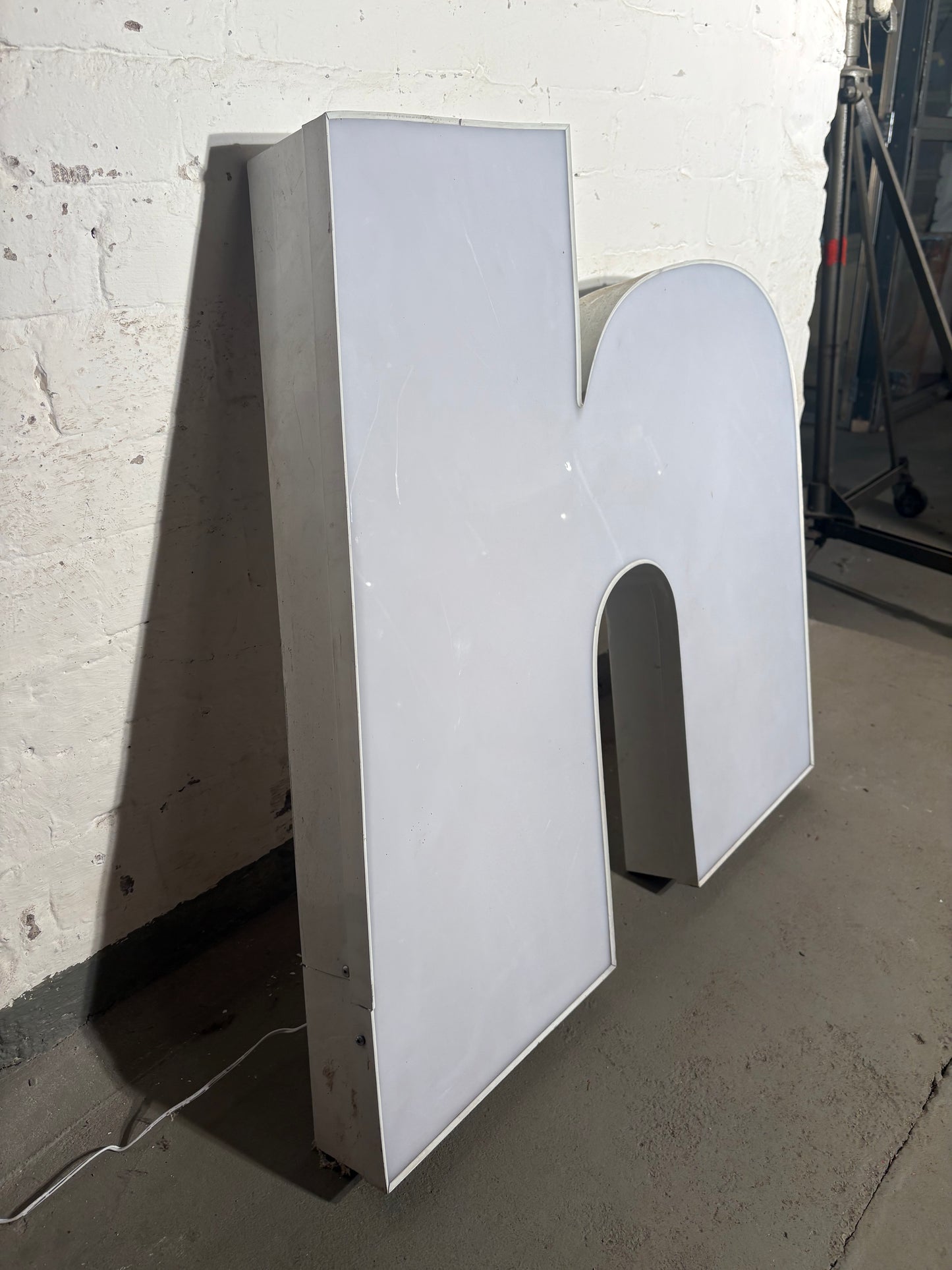 Vintage Leuchtbuchstabe N – Original aus alter Leuchtreklame