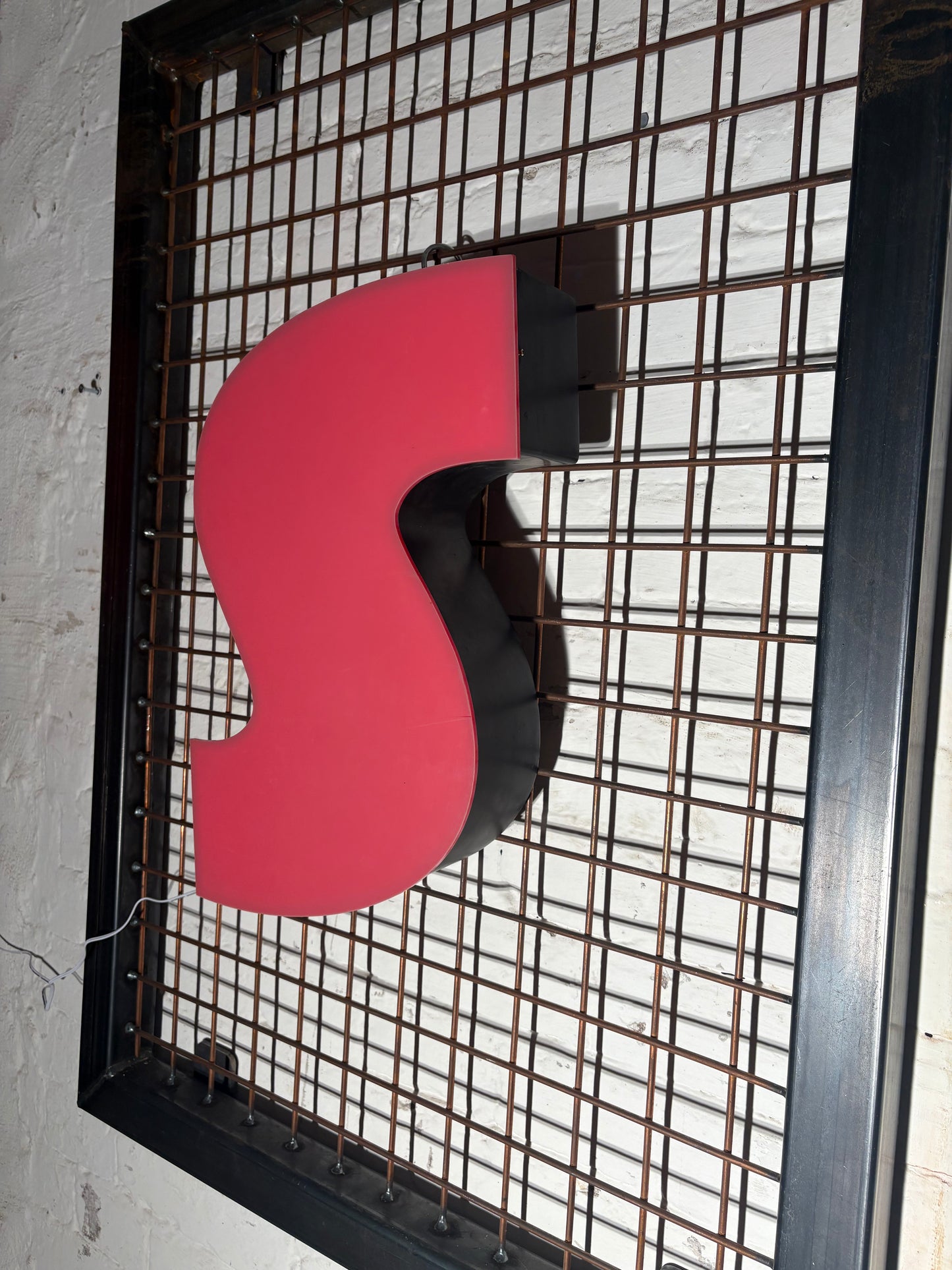 Vintage Leuchtbuchstabe S – Original aus alter Leuchtreklame
