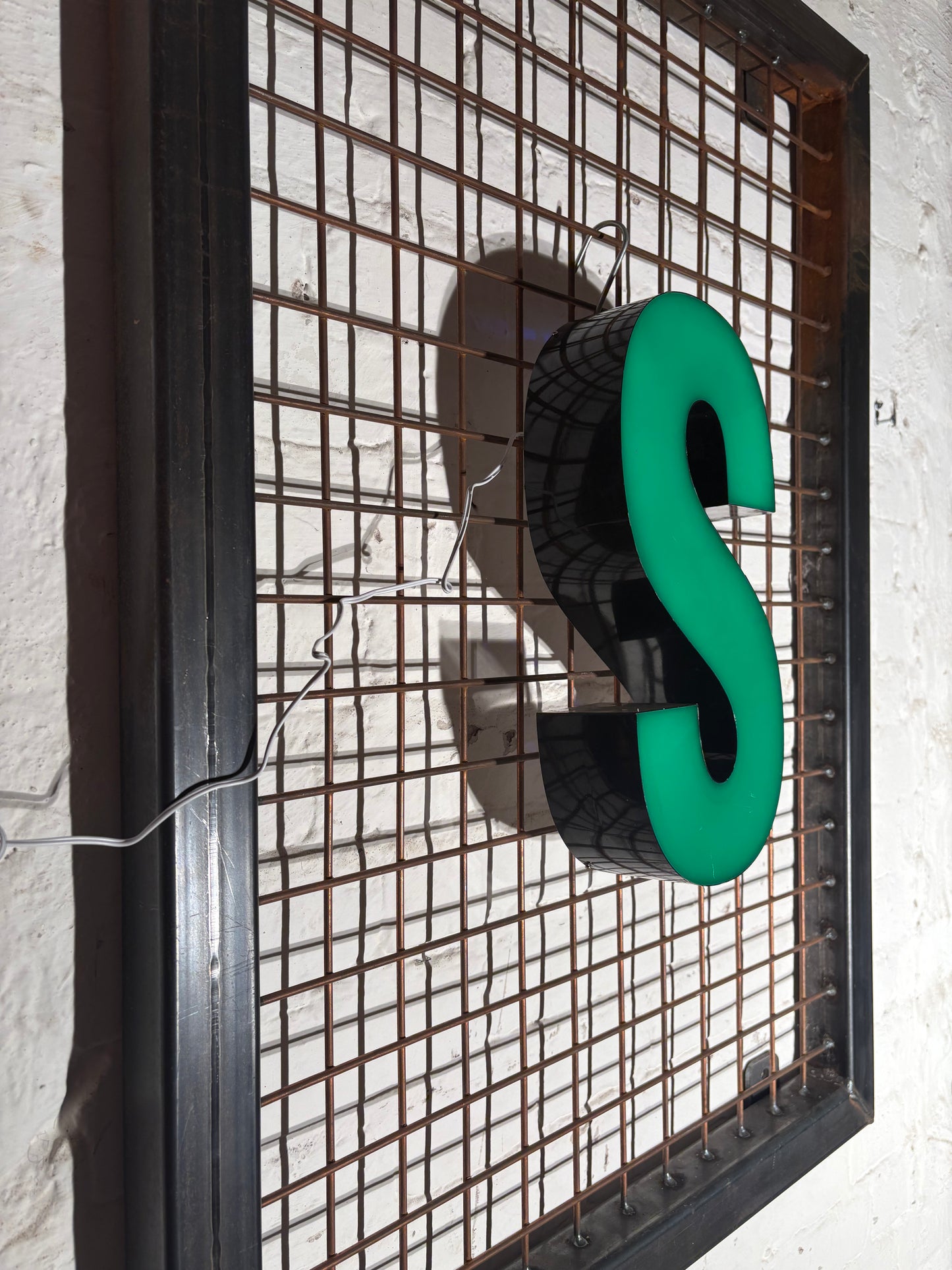 Vintage Leuchtbuchstabe S – Original aus alter Leuchtreklame