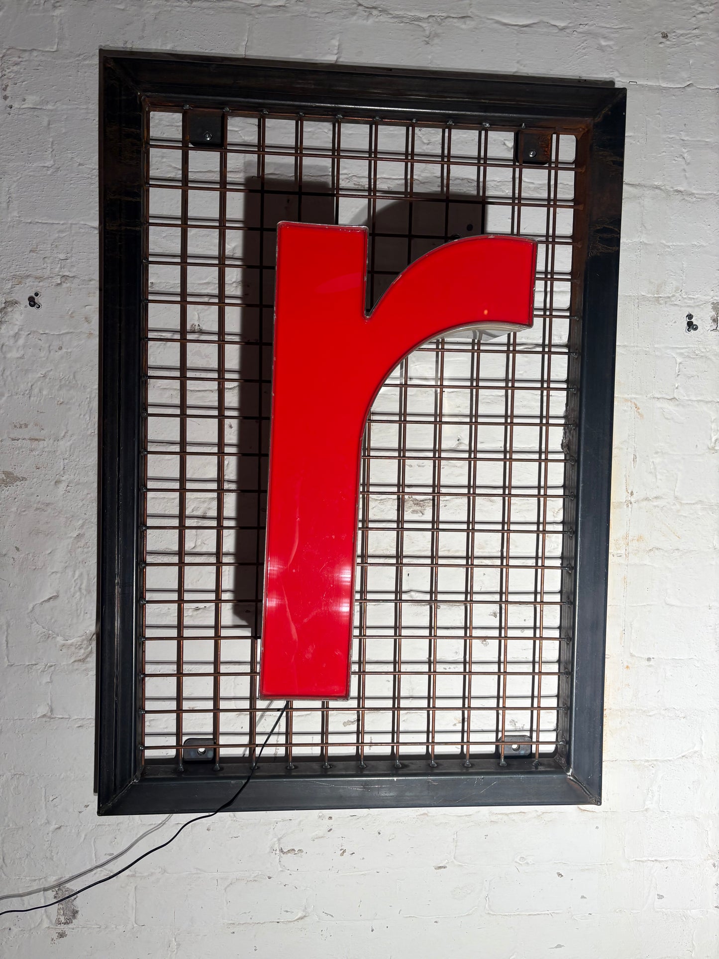 Vintage Leuchtbuchstabe R – Original aus alter Leuchtreklame