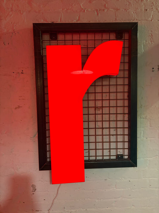 Vintage Leuchtbuchstabe R – Original aus alter Leuchtreklame