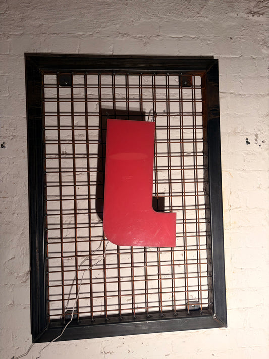 Vintage Leuchtbuchstabe L – Original aus alter Leuchtreklame