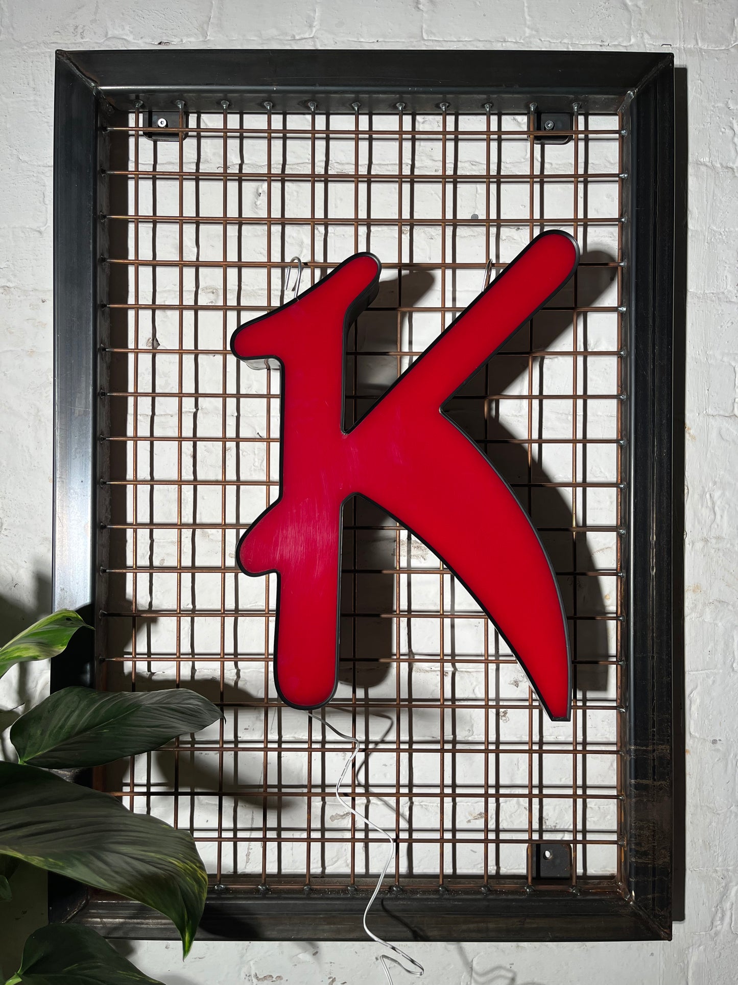 Buchstabe K – Vintage Leuchtbuchstabe aus Metall