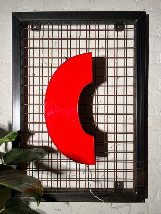 Buchstabe C – Vintage Leuchtbuchstabe aus Metall