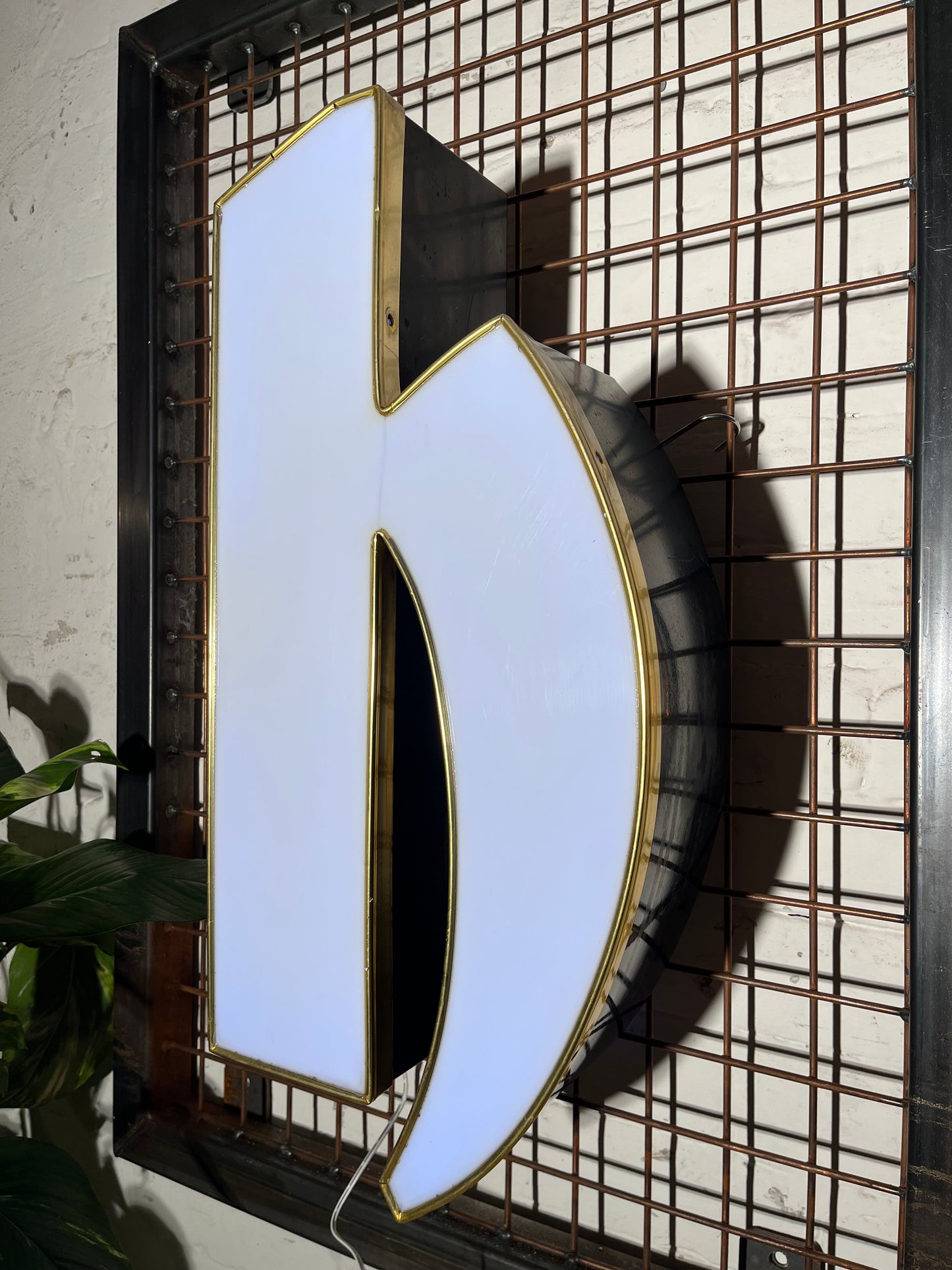 Buchstabe H – Vintage Leuchtbuchstabe aus Metall