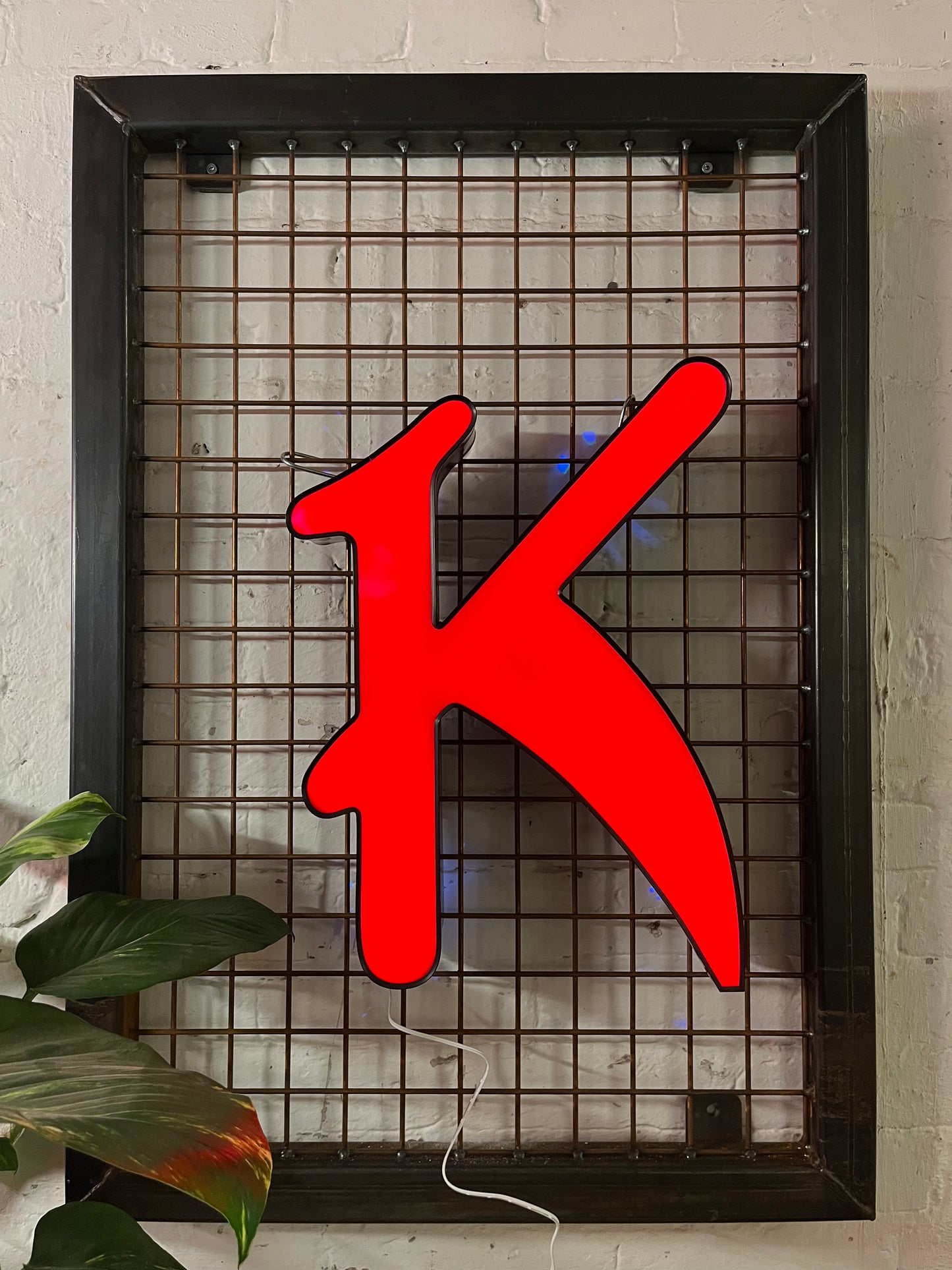 Buchstabe K – Vintage Leuchtbuchstabe aus Metall