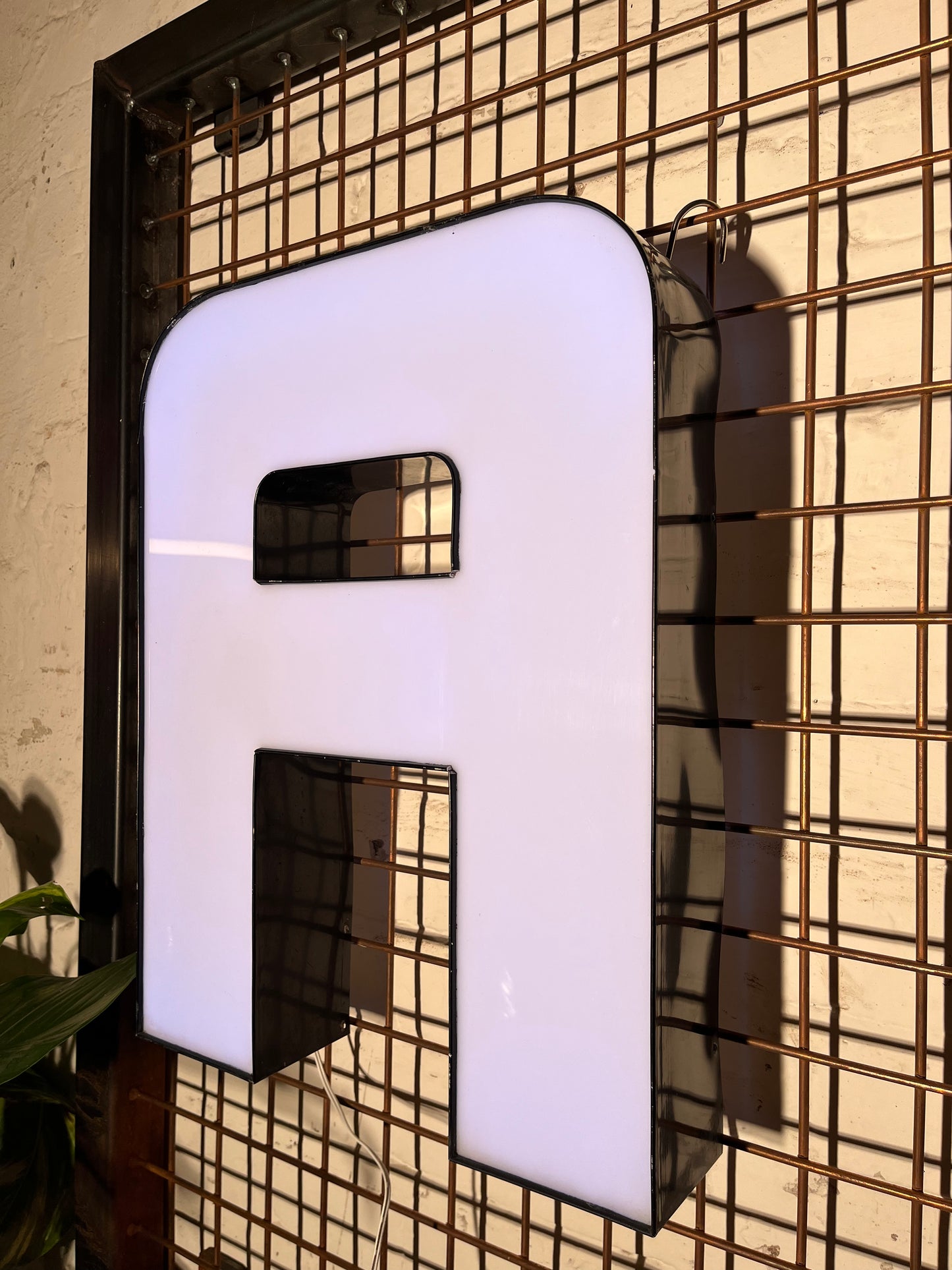 Buchstabe A – Vintage Leuchtbuchstabe aus Metall