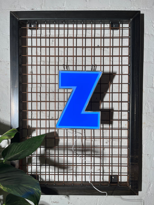 Buchstabe Z – Vintage Leuchtbuchstabe aus Metall