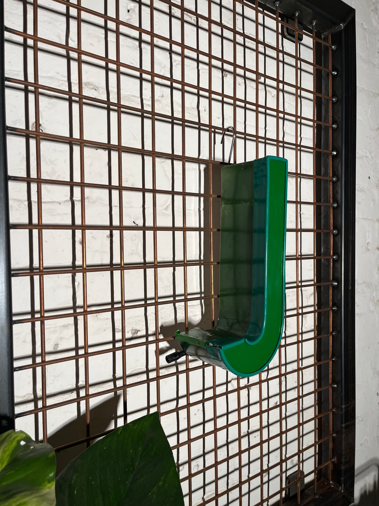 Buchstabe J – Vintage Leuchtbuchstabe aus Metall