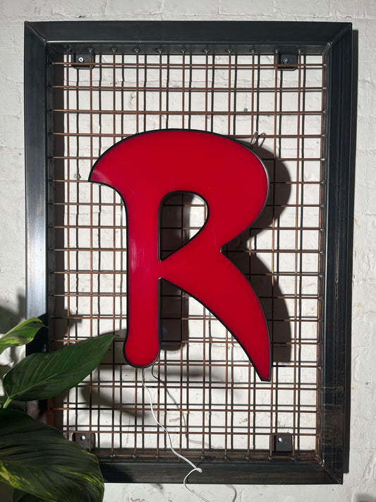 Buchstabe R – Vintage Leuchtbuchstabe aus Metall