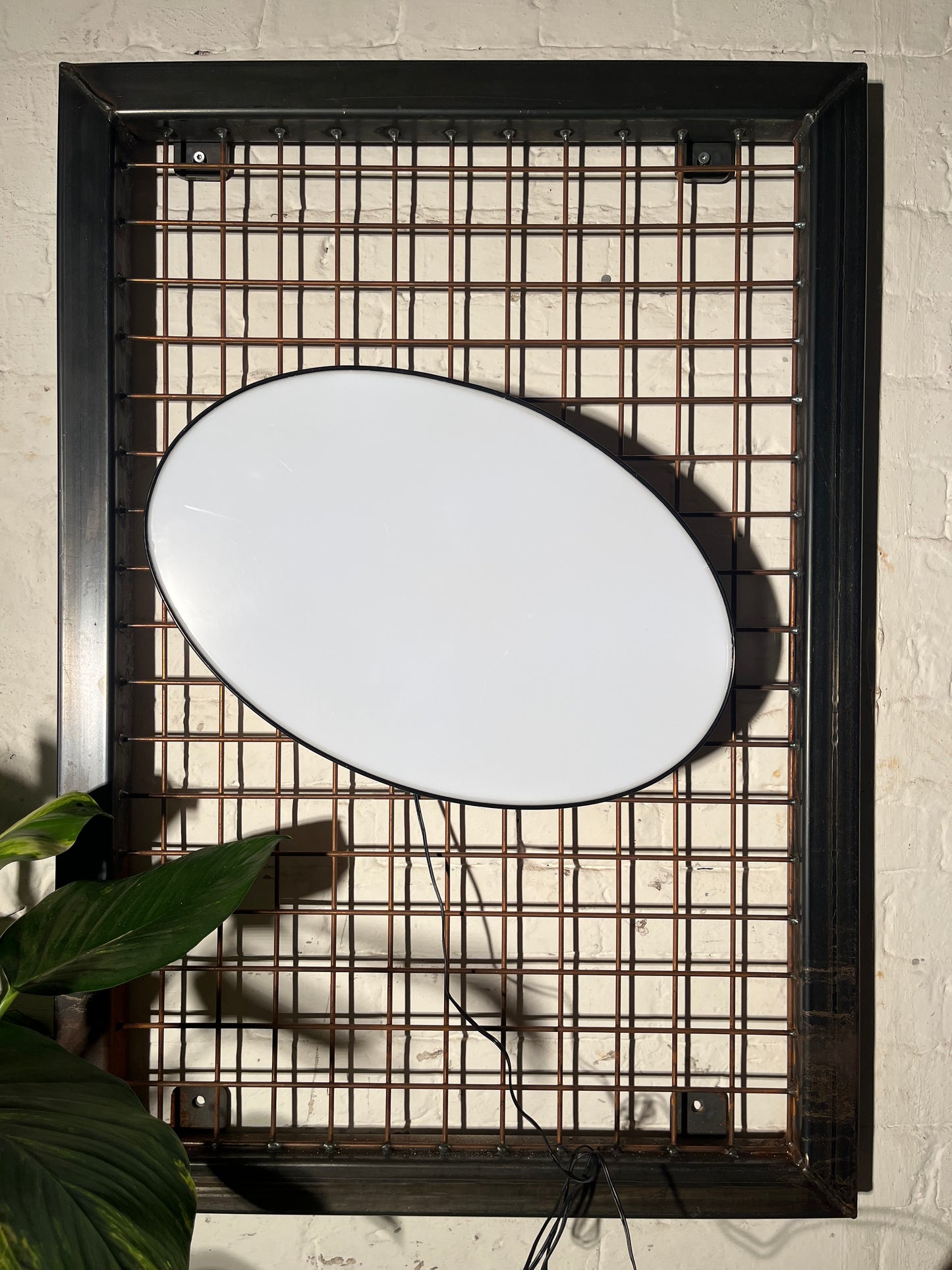 Buchstabe "Punkt" – Vintage Leuchtbuchstabe aus Metall