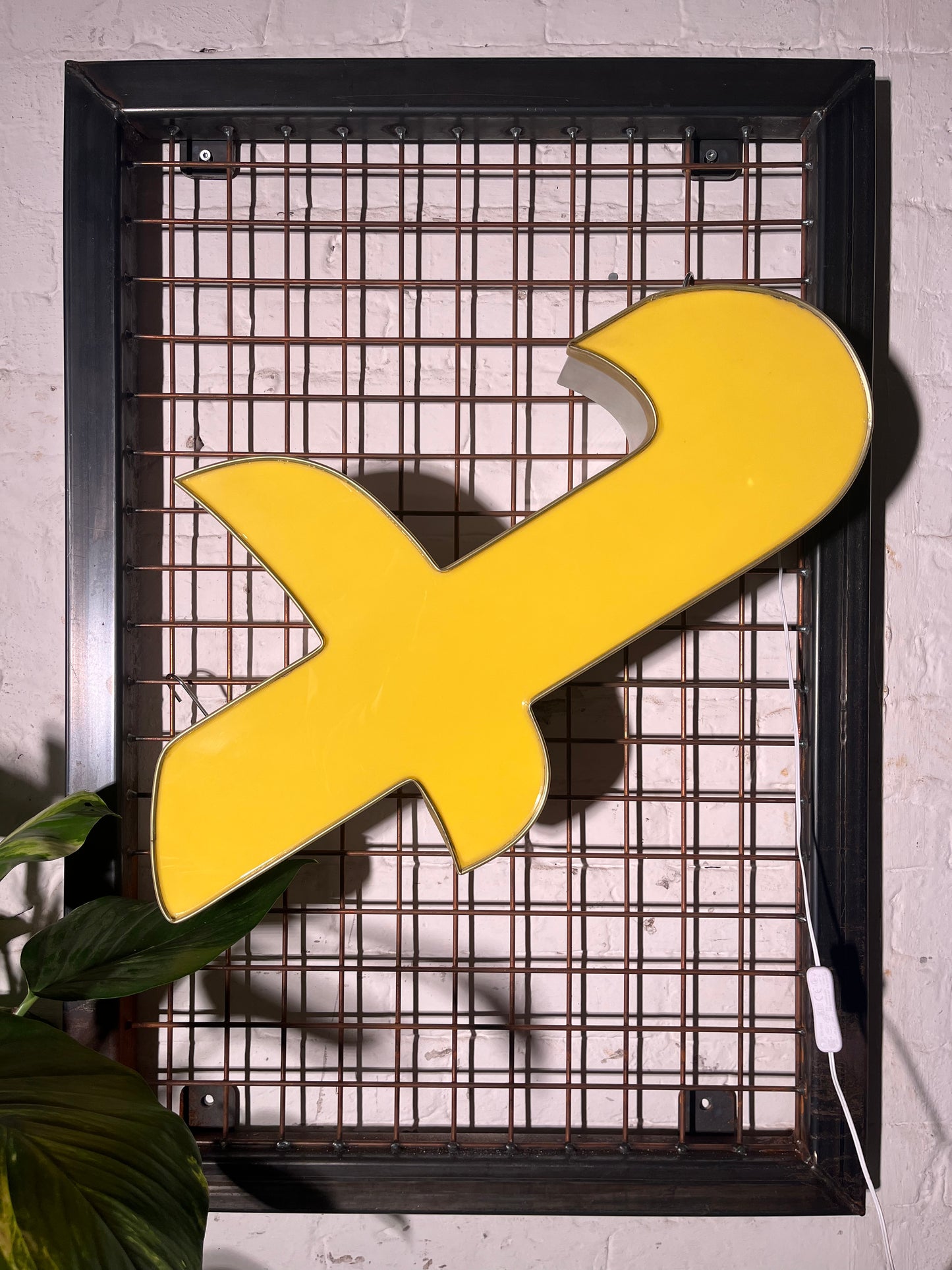 Buchstabe X – Vintage Leuchtbuchstabe aus Metall