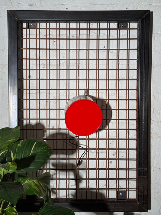 Leuchtbuchstabe punkt aus Metall rot – restauriertes Vintage Einzelstück aus Berliner Reklame