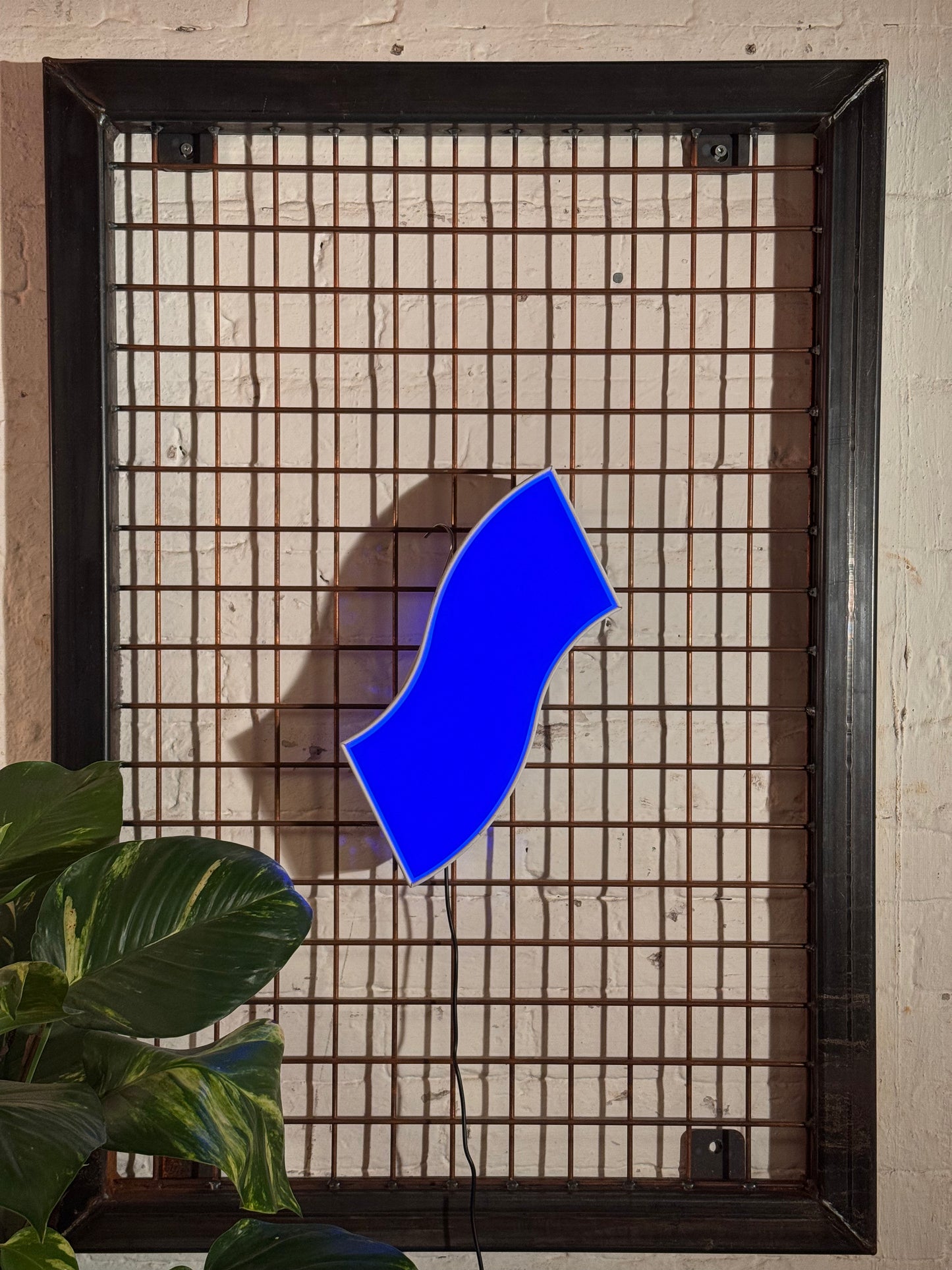 Leuchtbuchstabe S aus Metall blau – restauriertes Vintage Einzelstück aus Berliner Reklame