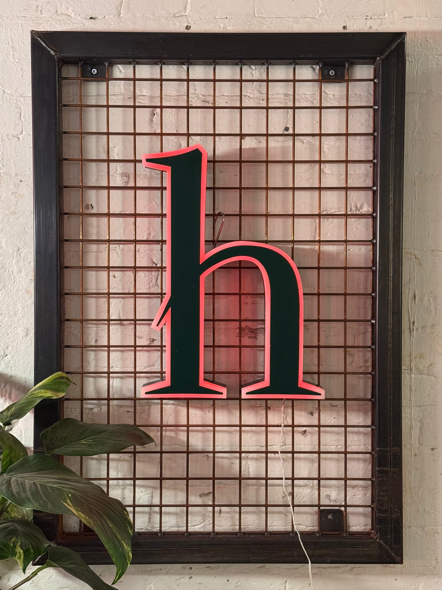 Buchstabe H – Vintage Leuchtbuchstabe aus Metall