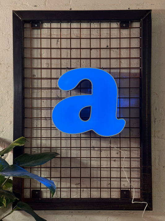 Buchstabe A – Vintage Leuchtbuchstabe aus Metall