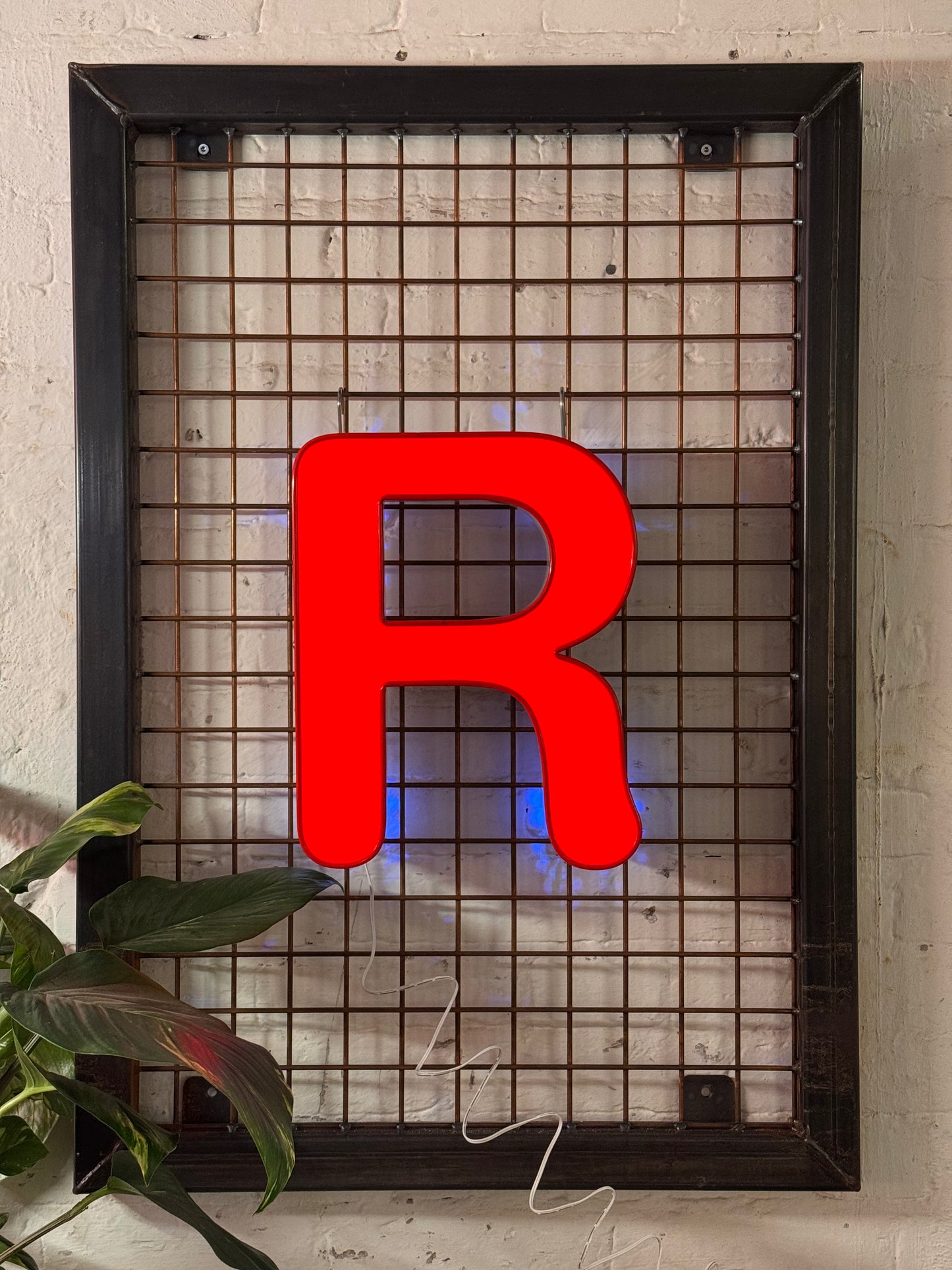 Buchstabe R – Vintage Leuchtbuchstabe aus Metall