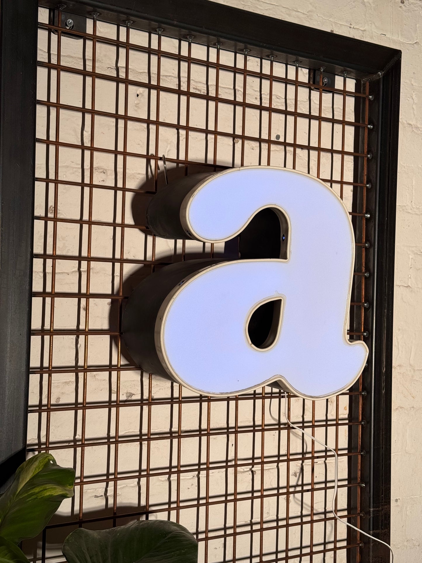 Buchstabe A – Vintage Leuchtbuchstabe aus Metall