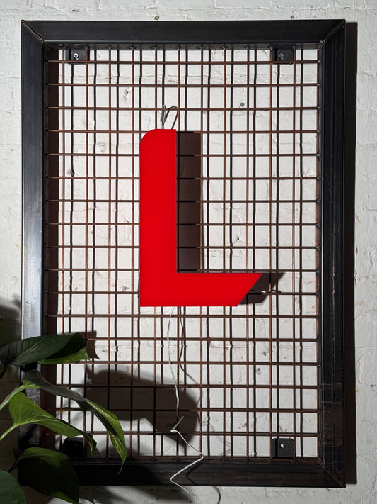 Buchstabe L – Vintage Leuchtbuchstabe aus Metall