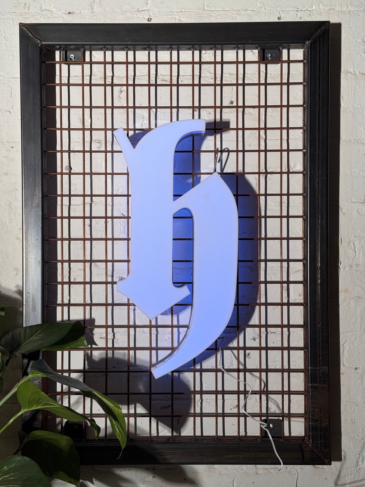 Buchstabe H – Vintage Leuchtbuchstabe aus Metall