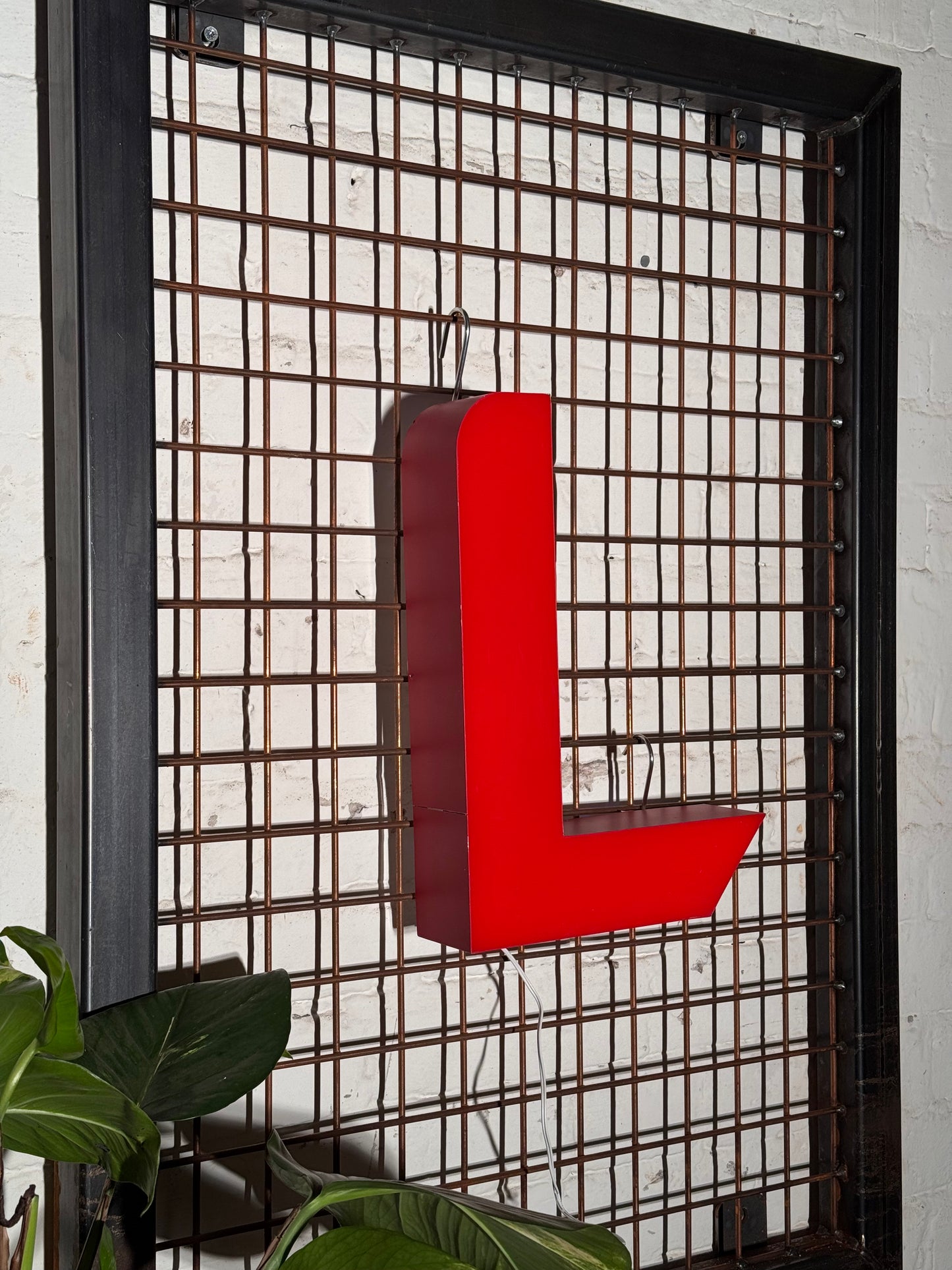 Buchstabe L – Vintage Leuchtbuchstabe aus Metall