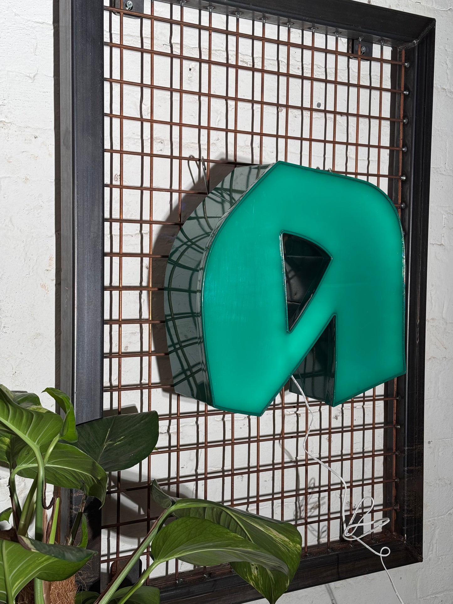 Buchstabe A – Vintage Leuchtbuchstabe aus Metall