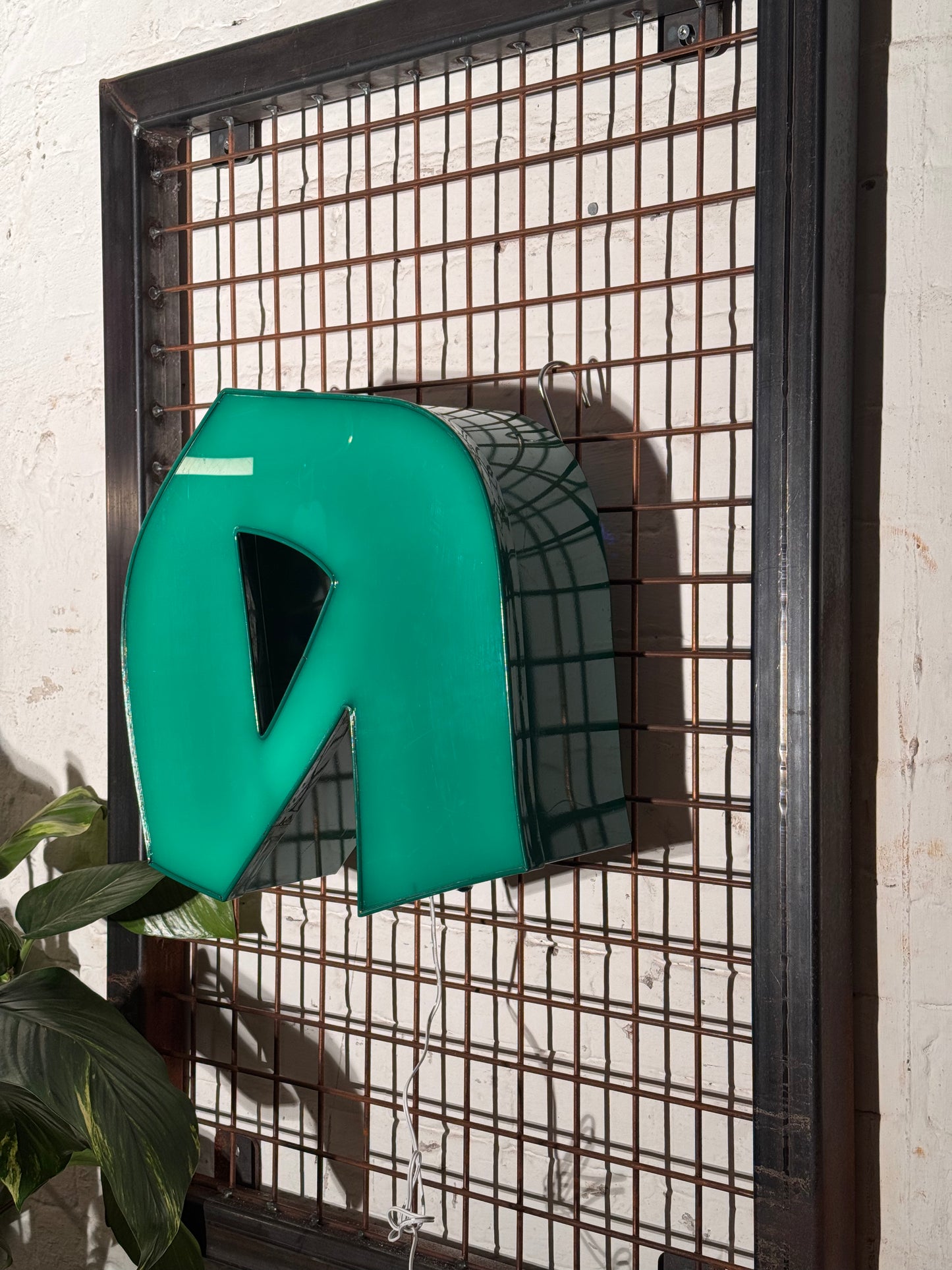 Buchstabe A – Vintage Leuchtbuchstabe aus Metall