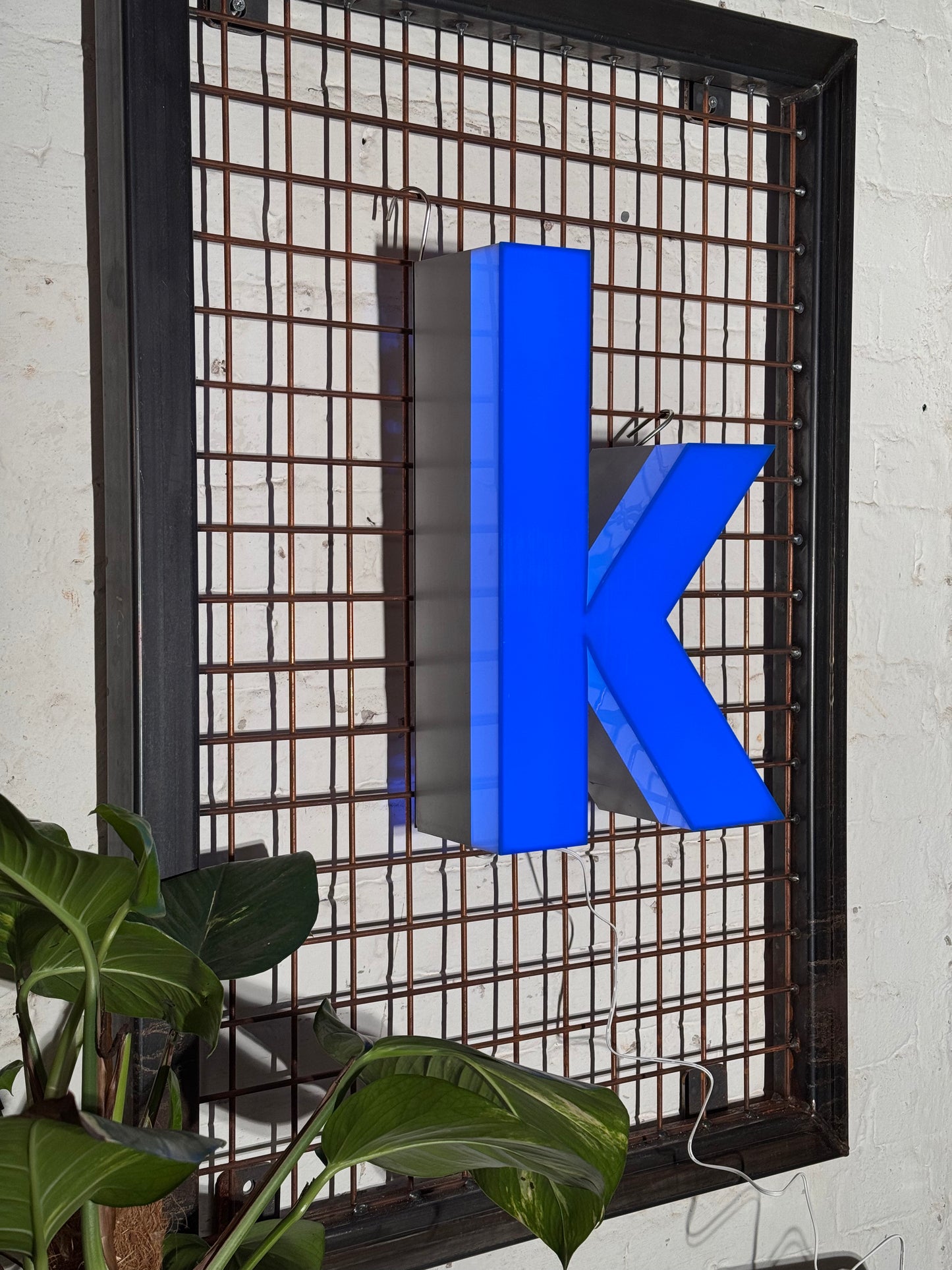 Buchstabe K – Vintage Leuchtbuchstabe aus Metall