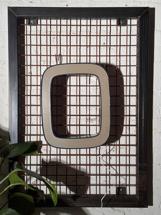 Buchstabe O – Vintage Leuchtbuchstabe aus Metall