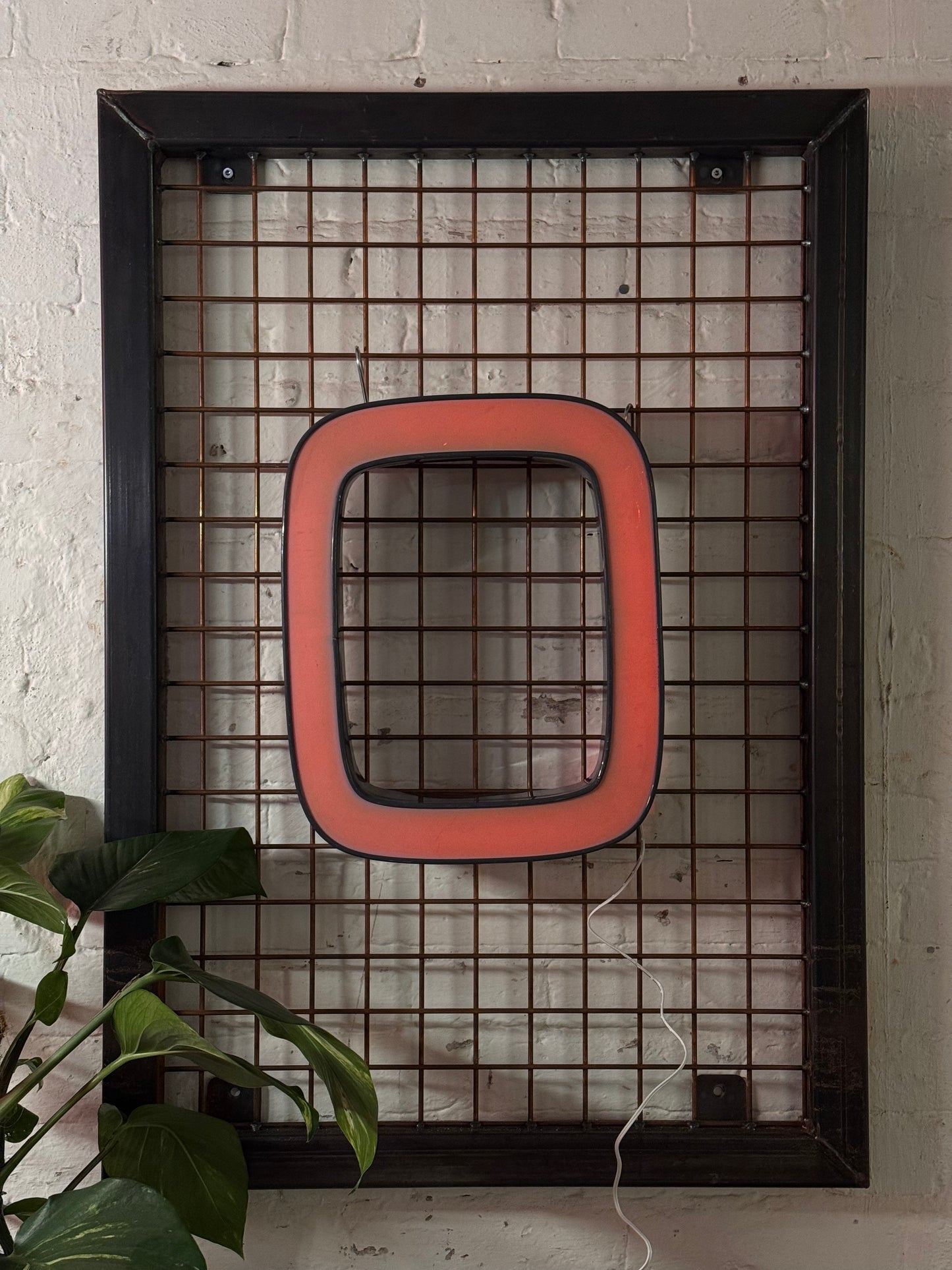 Buchstabe O – Vintage Leuchtbuchstabe aus Metall