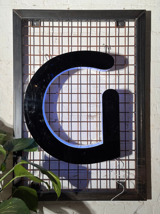 Buchstabe G – Vintage Leuchtbuchstabe aus Metall