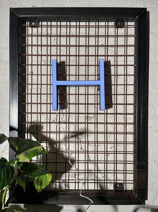 Buchstabe H – Vintage Leuchtbuchstabe aus Metall - goodoldletters