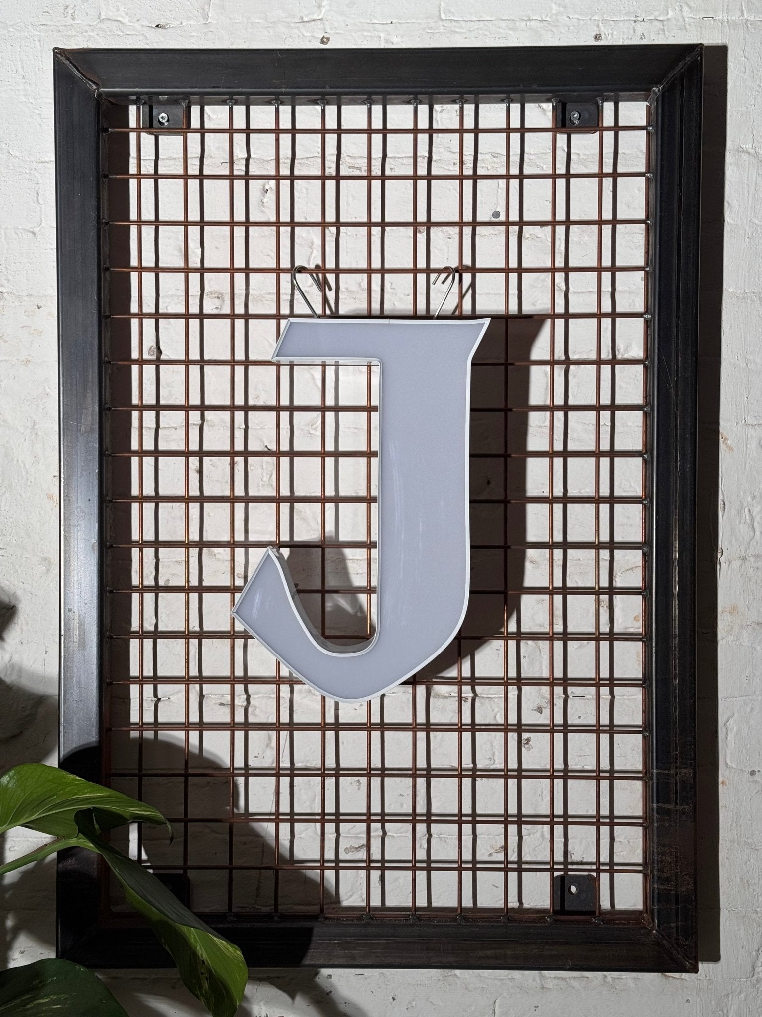 Buchstabe J – Vintage Leuchtbuchstabe aus Metall - goodoldletters