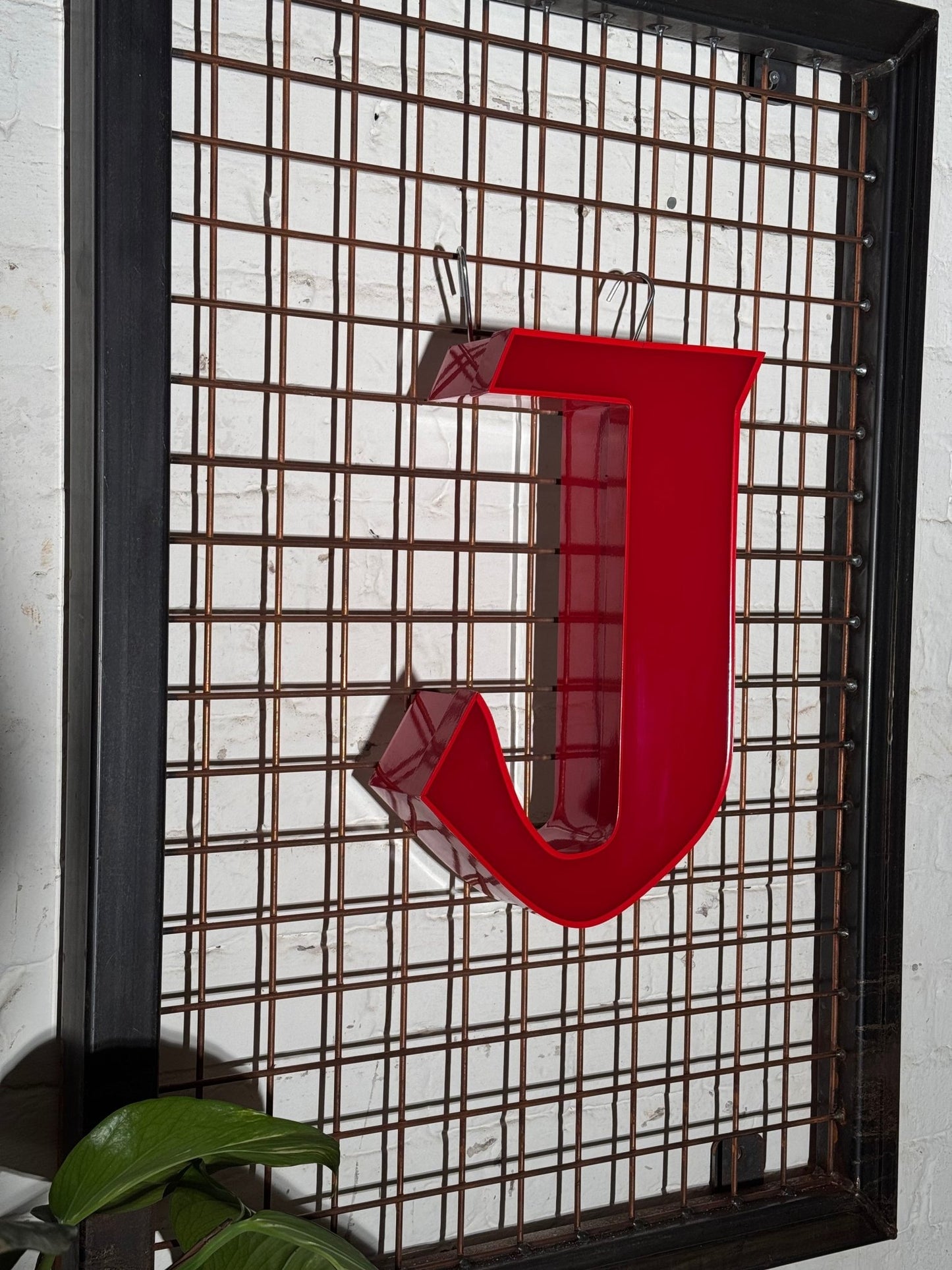 Buchstabe J – Vintage Leuchtbuchstabe aus Metall - goodoldletters