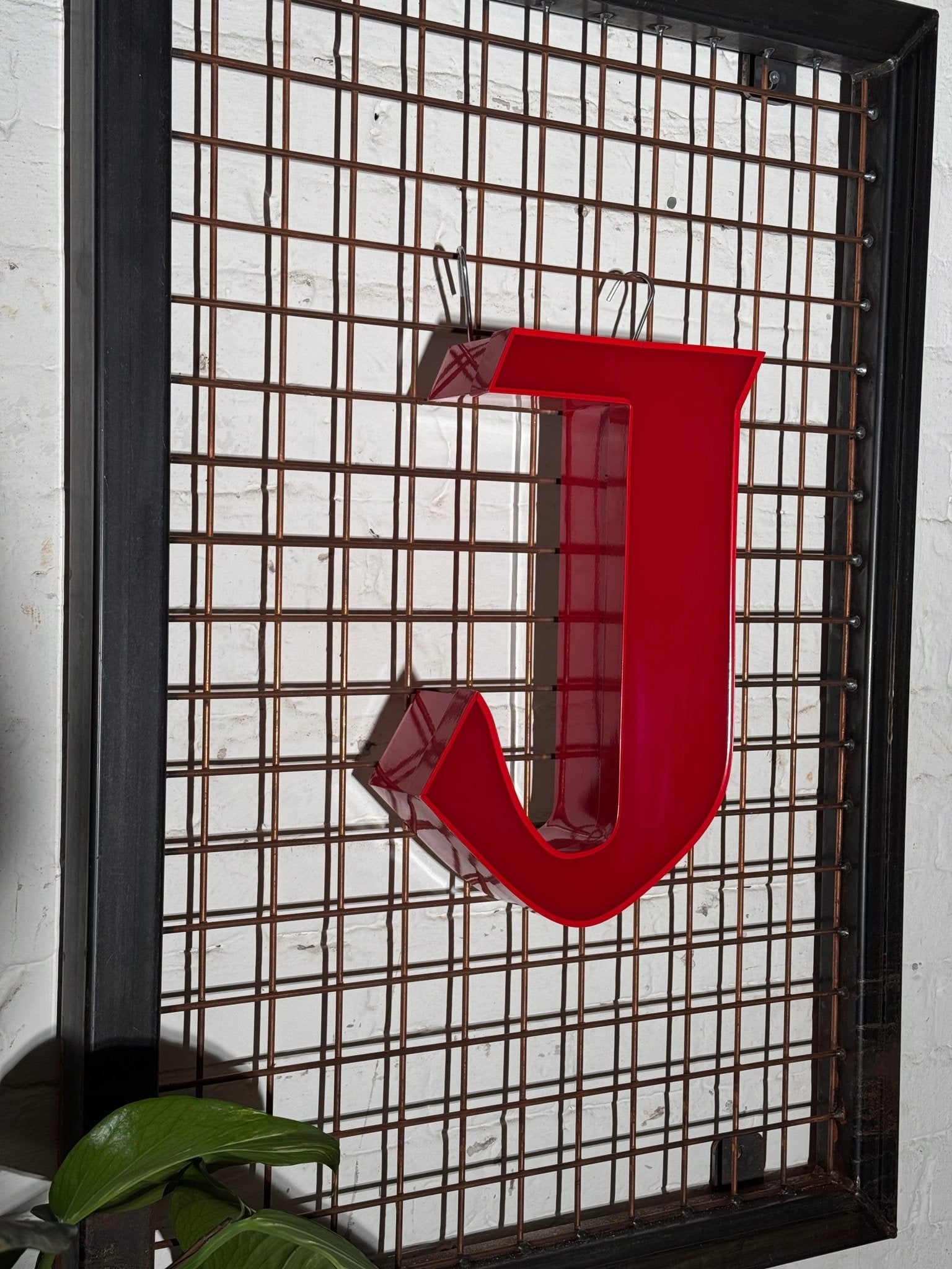 Buchstabe J – Vintage Leuchtbuchstabe aus Metall - goodoldletters