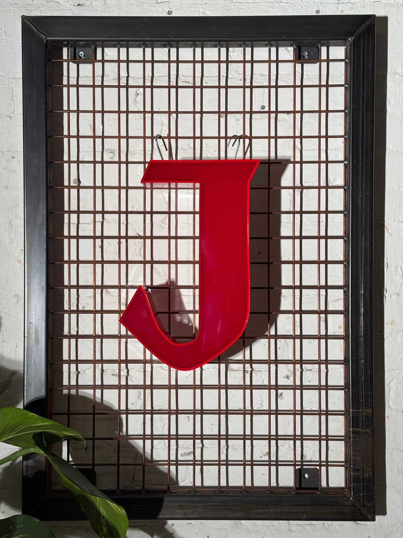 Buchstabe J – Vintage Leuchtbuchstabe aus Metall - goodoldletters