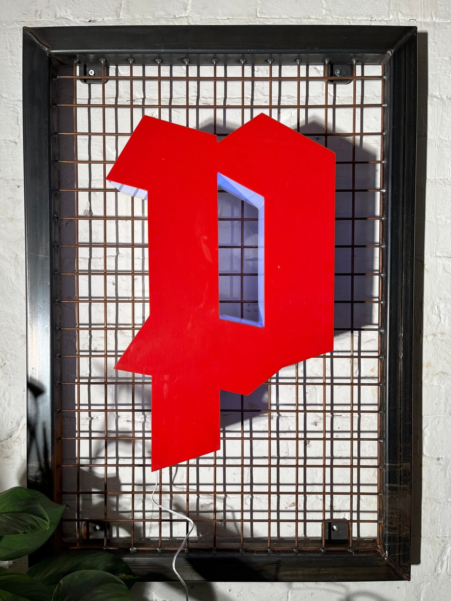 Buchstabe P – Vintage Leuchtbuchstabe aus Metall - goodoldletters