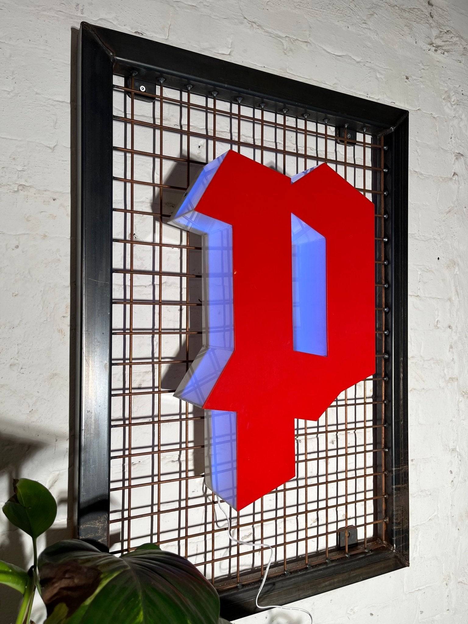 Buchstabe P – Vintage Leuchtbuchstabe aus Metall - goodoldletters