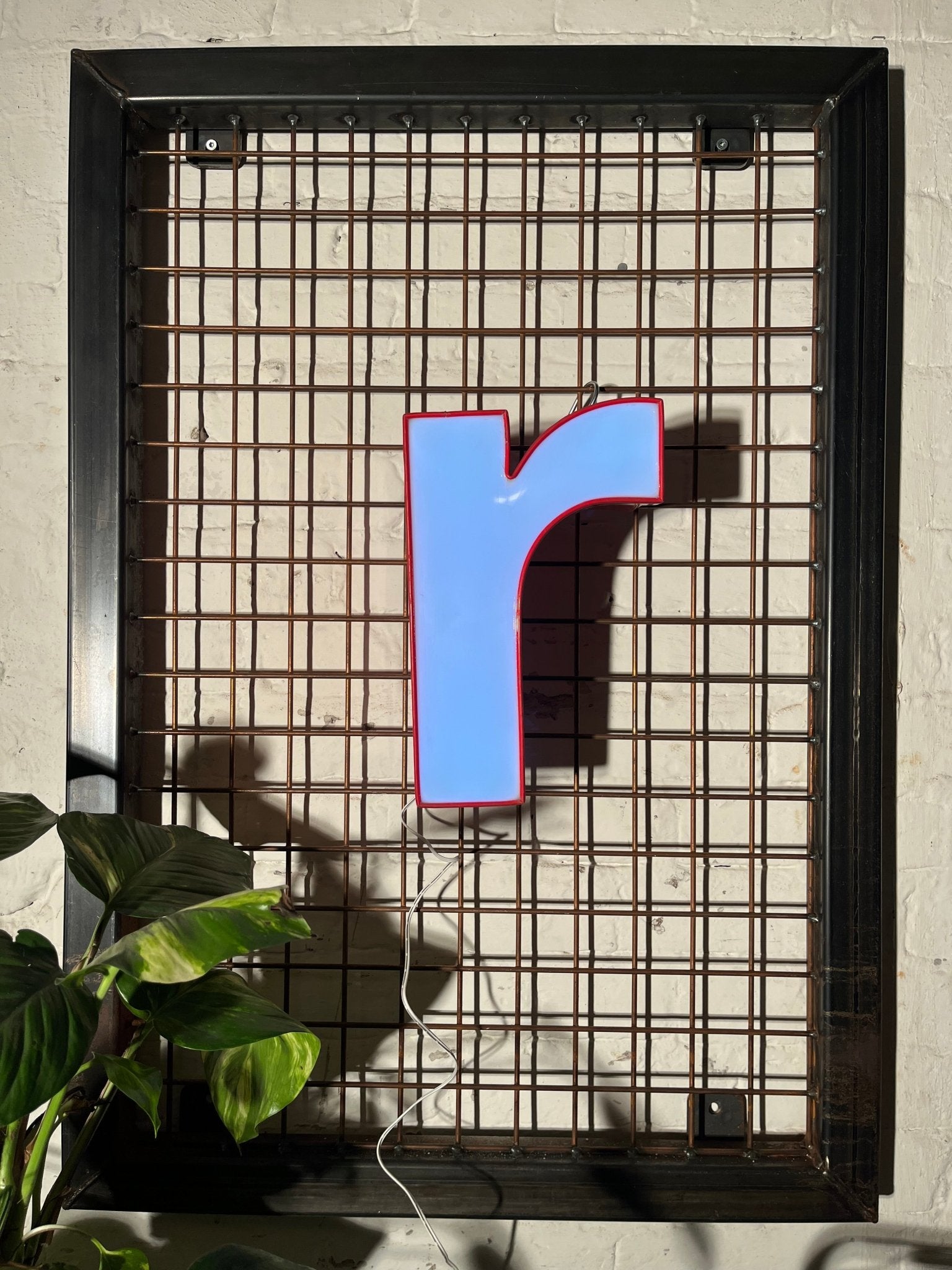 Buchstabe R – Vintage Leuchtbuchstabe aus Metall - goodoldletters