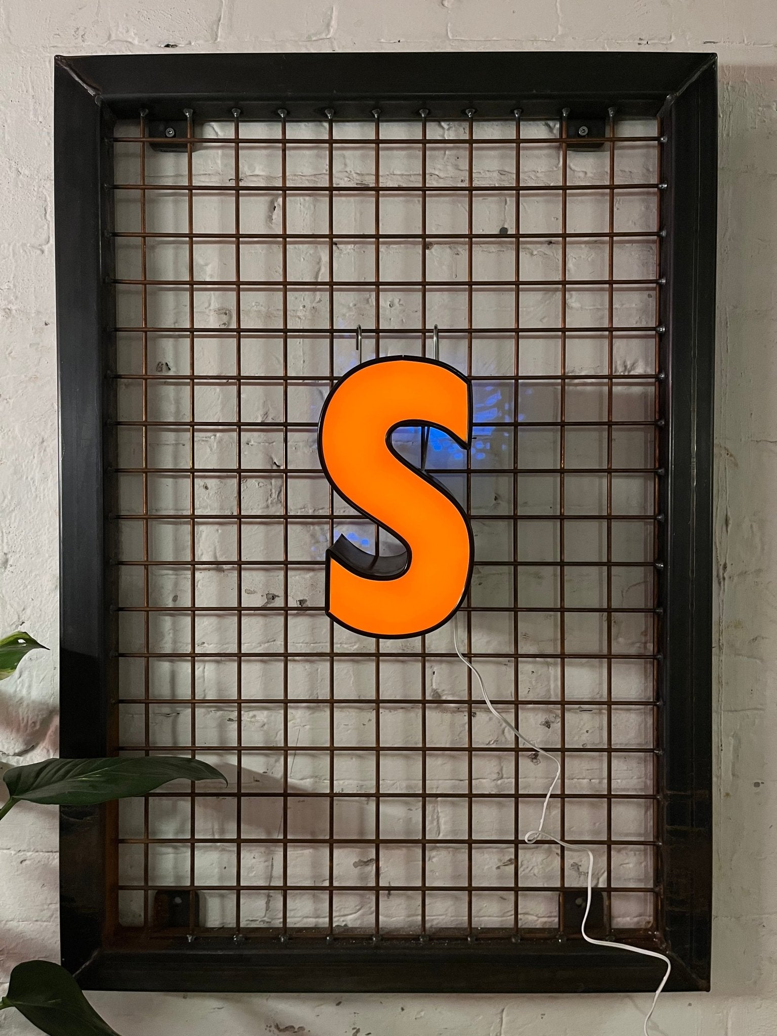 Buchstabe S – Vintage Leuchtbuchstabe aus Metall - goodoldletters