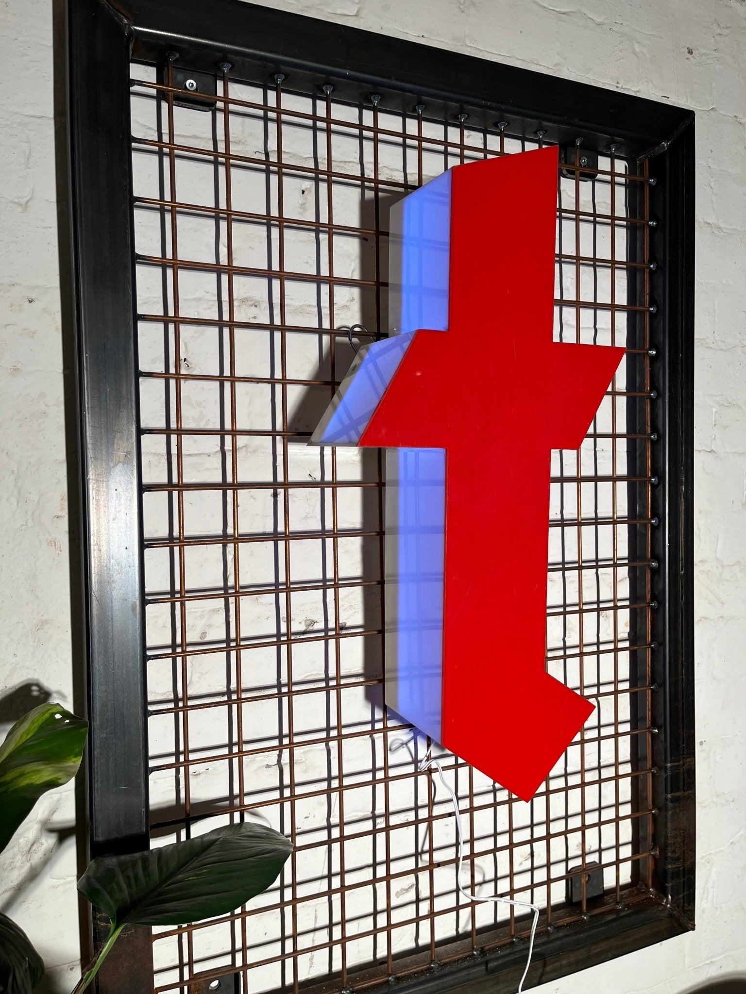 Buchstabe T – Vintage Leuchtbuchstabe aus Metall - goodoldletters