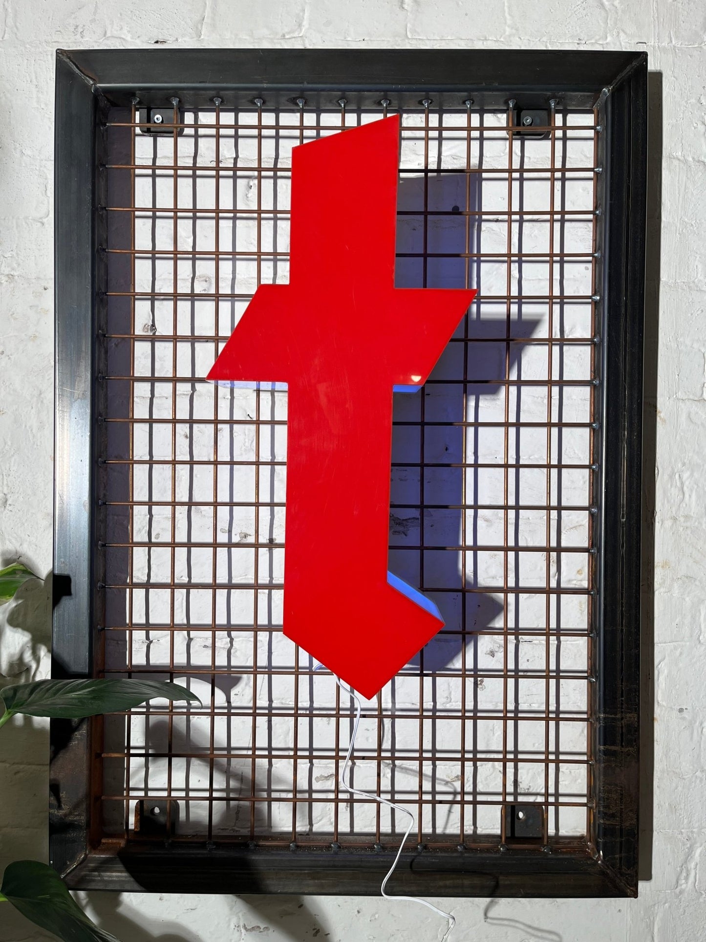 Buchstabe T – Vintage Leuchtbuchstabe aus Metall - goodoldletters