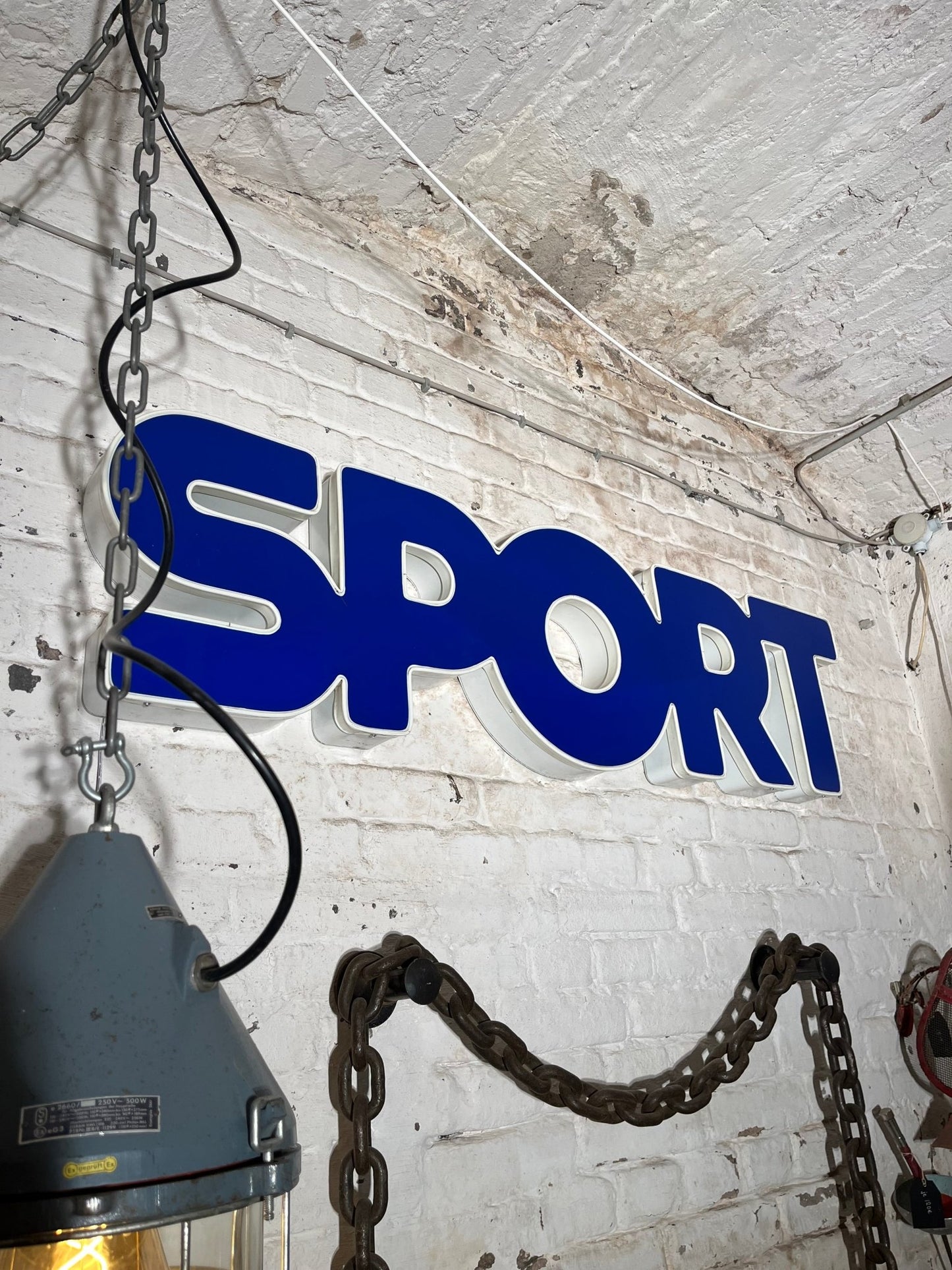 Leuchtschriftzug „Sport“ – Original Leuchtreklame Metall - goodoldletters